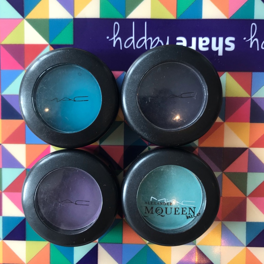 Set of 4 Mac eye shadow